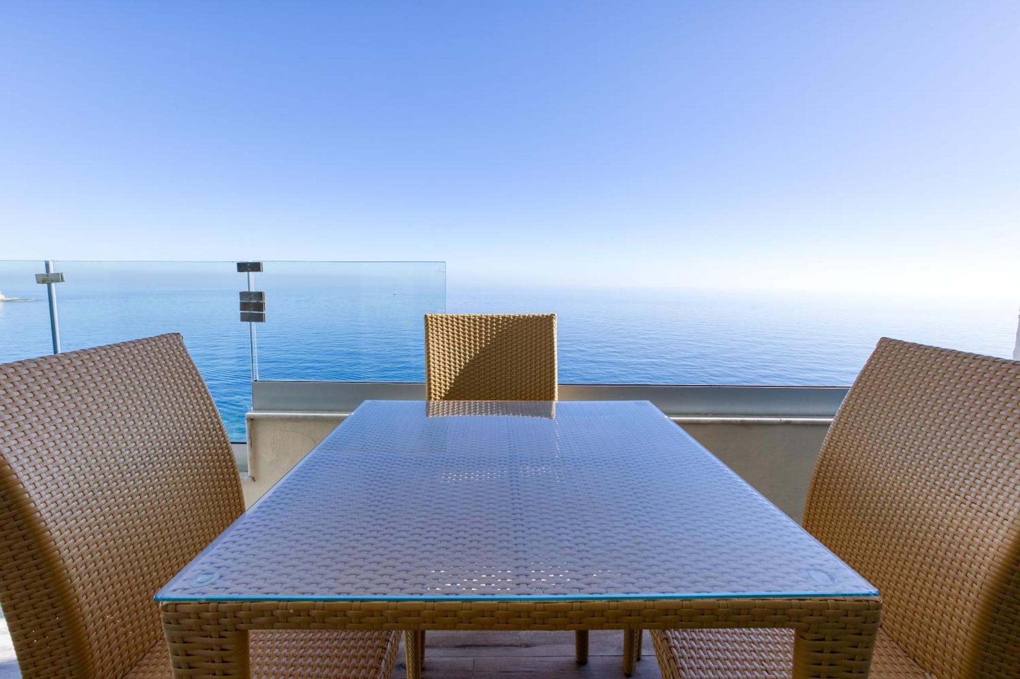 Seafront Sliema Apartment With Balcony & Sea Views By Jl Exterior photo